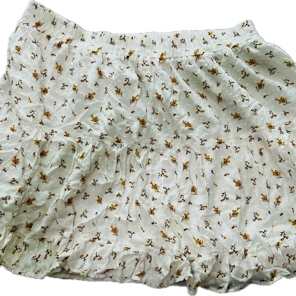 Forever 21 White Floral Shorts